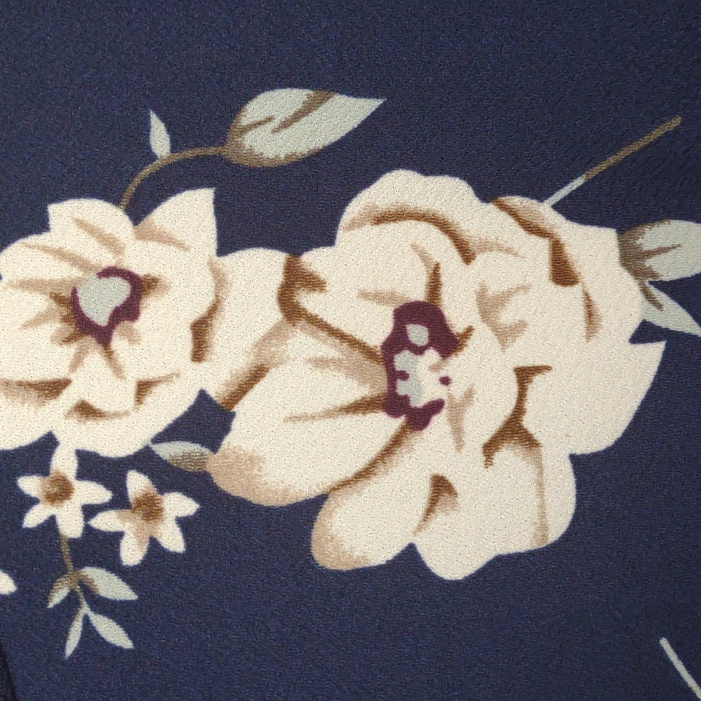 Mock-Neck Floral Bodycon Dress - Picture 4 of 10